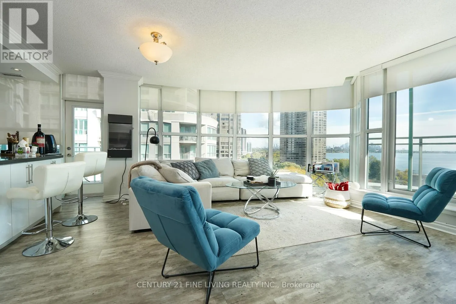 904 - 2067 LAKE SHORE BOULEVARD W