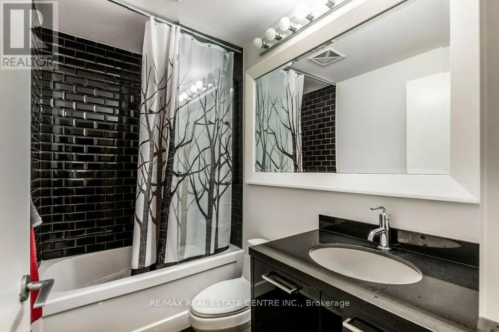 1712 - 90 PARKLAWN ROAD