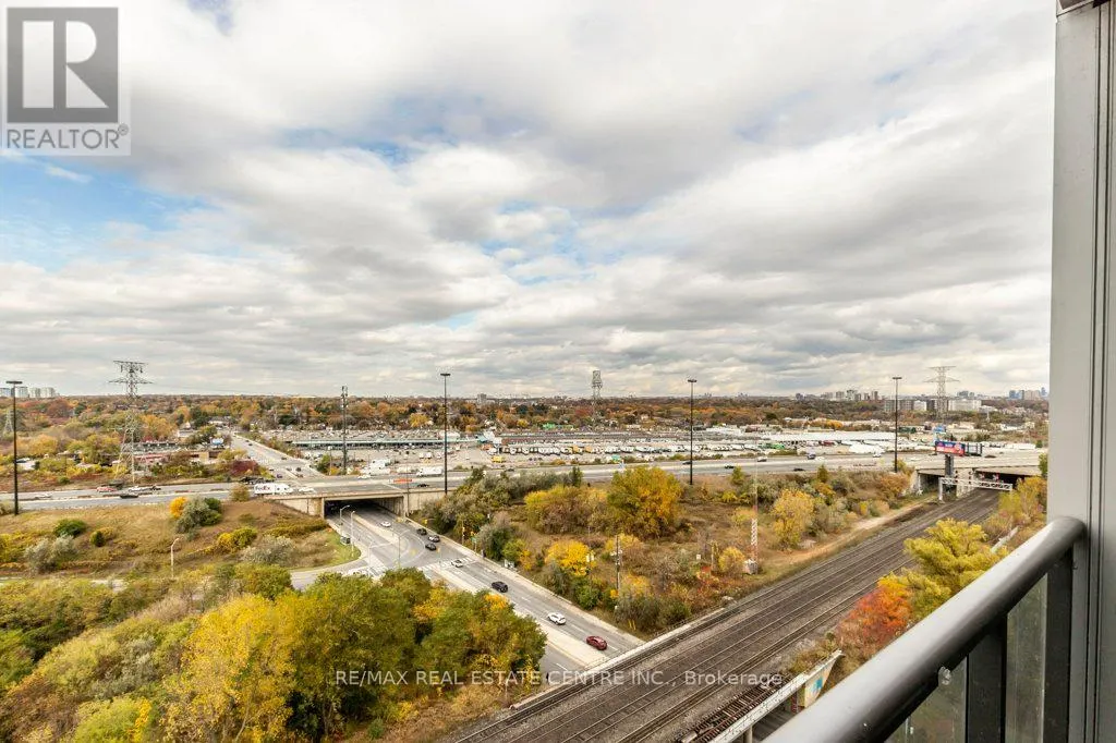1712 - 90 PARKLAWN ROAD