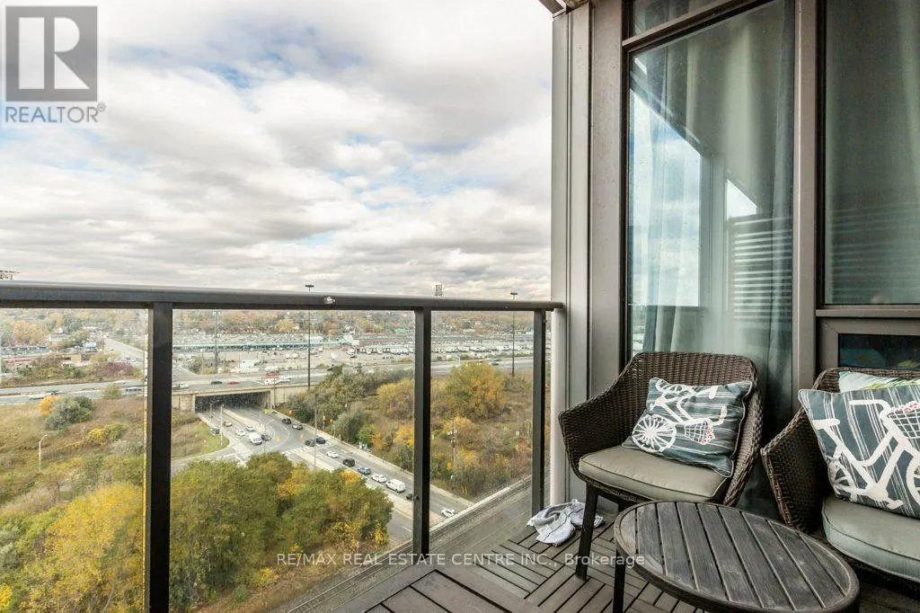 1712 - 90 PARKLAWN ROAD