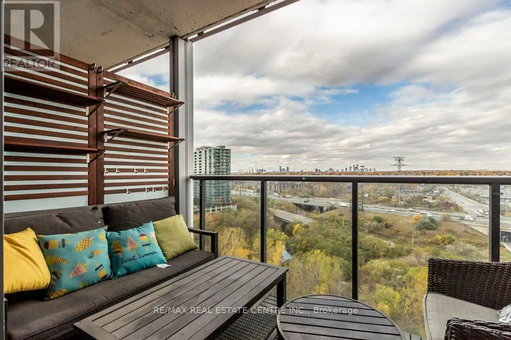 1712 - 90 PARKLAWN ROAD