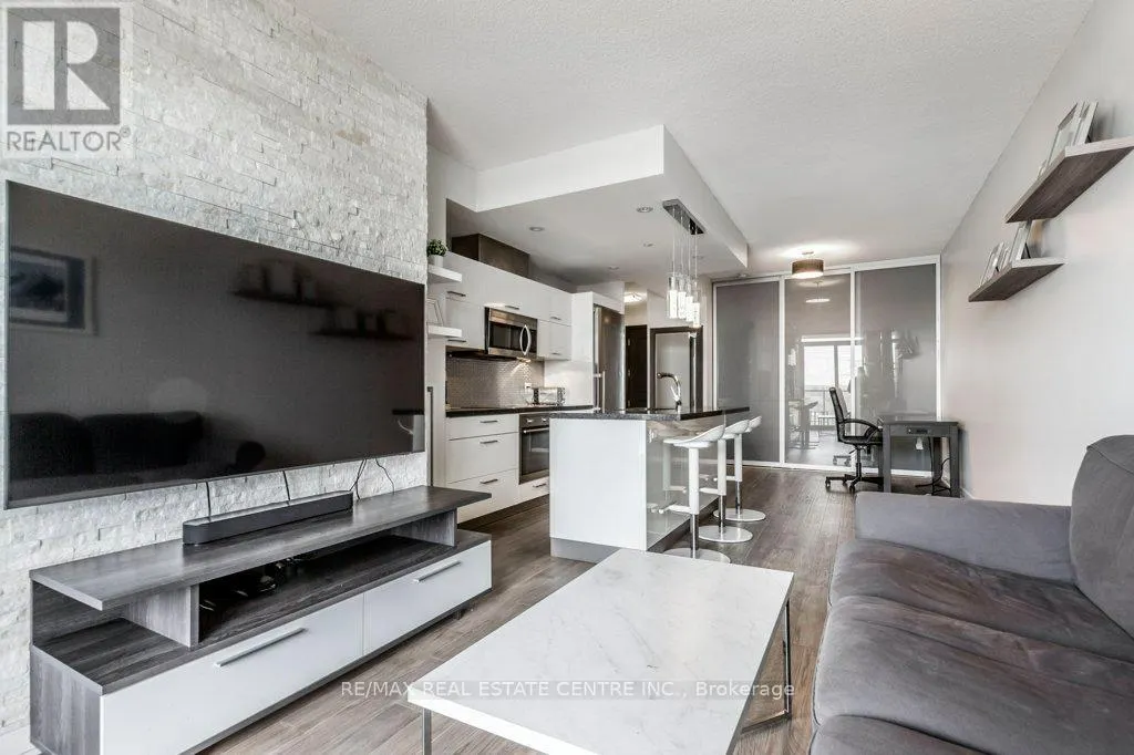 1712 - 90 PARKLAWN ROAD