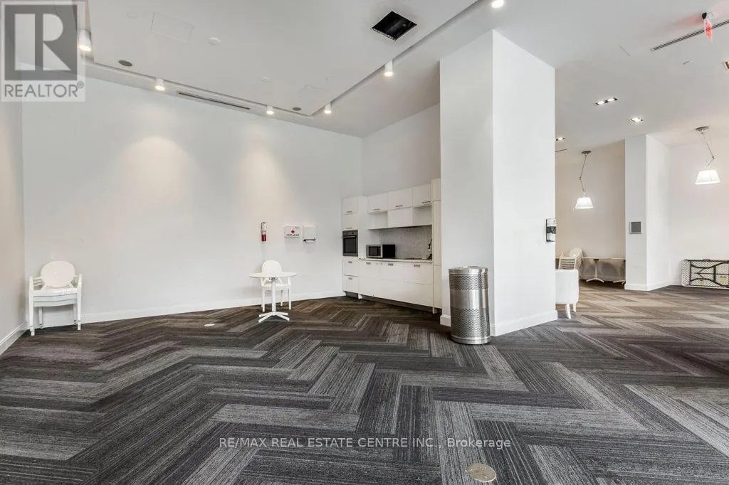 1712 - 90 PARKLAWN ROAD