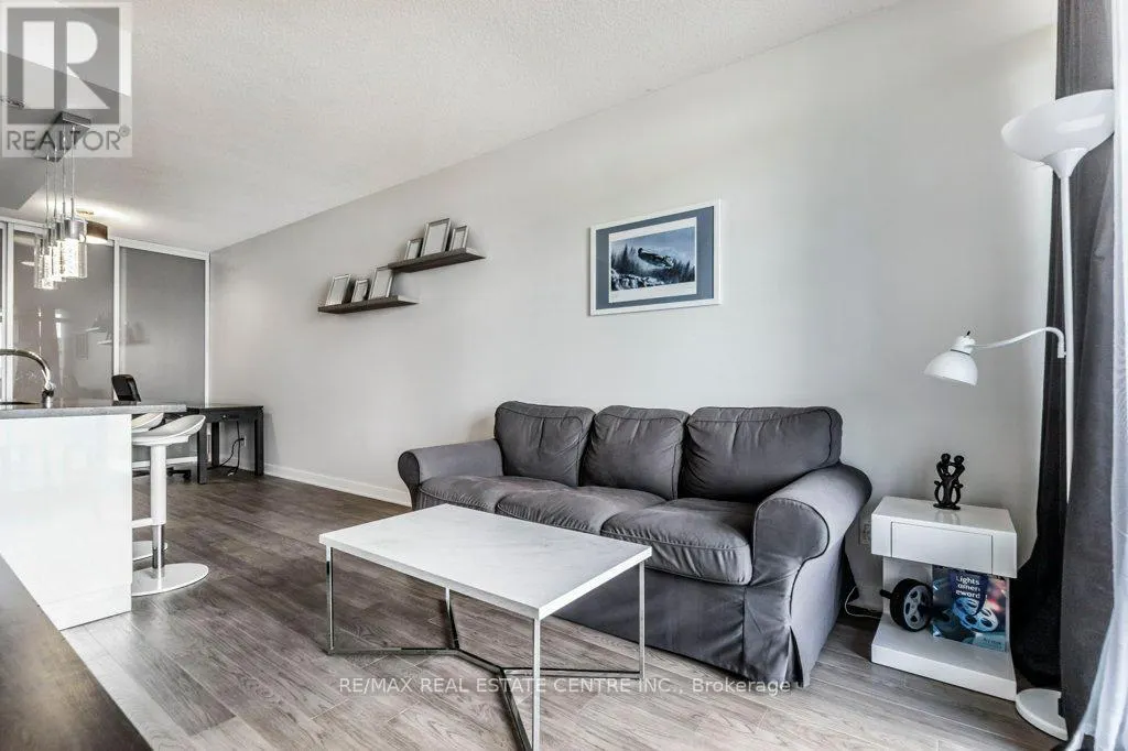 1712 - 90 PARKLAWN ROAD