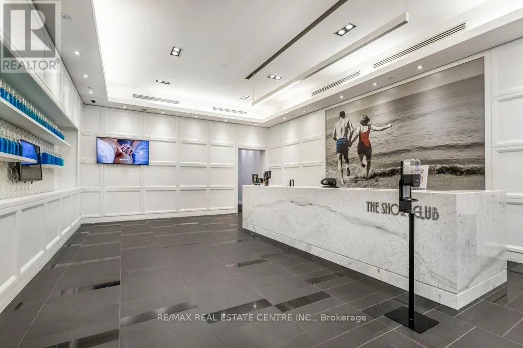 1712 - 90 PARKLAWN ROAD