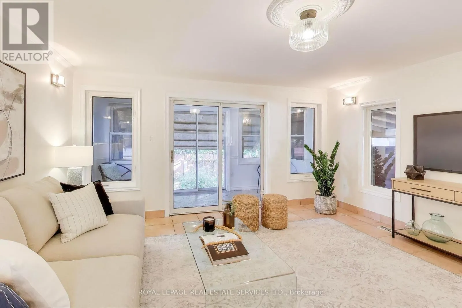 135 GILTSPUR DRIVE