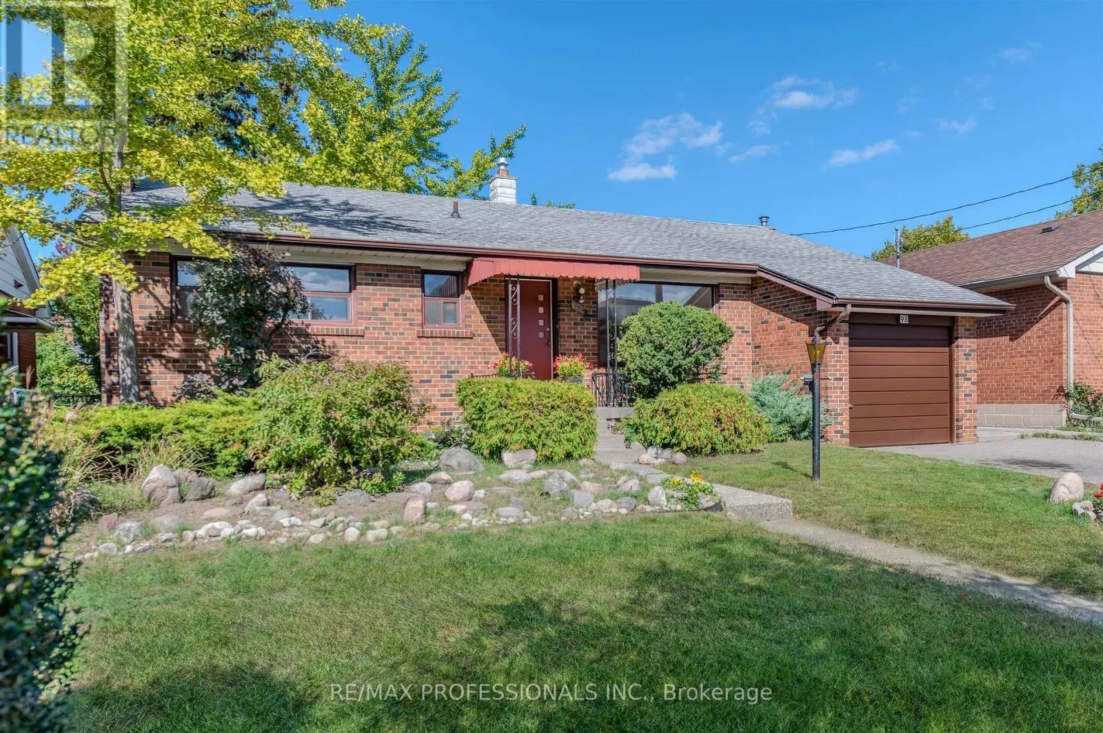 98 AMBLESIDE AVENUE