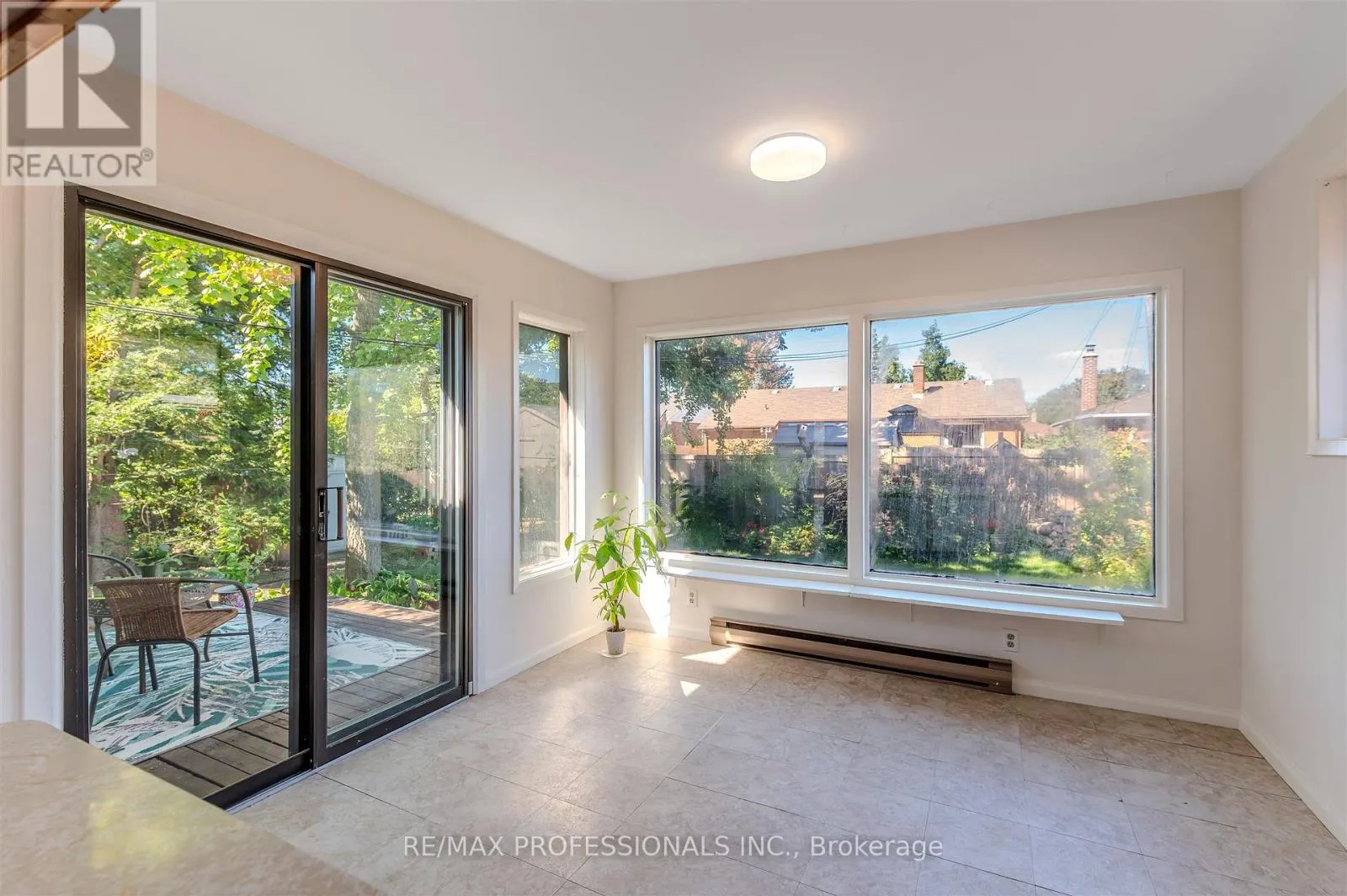 98 AMBLESIDE AVENUE