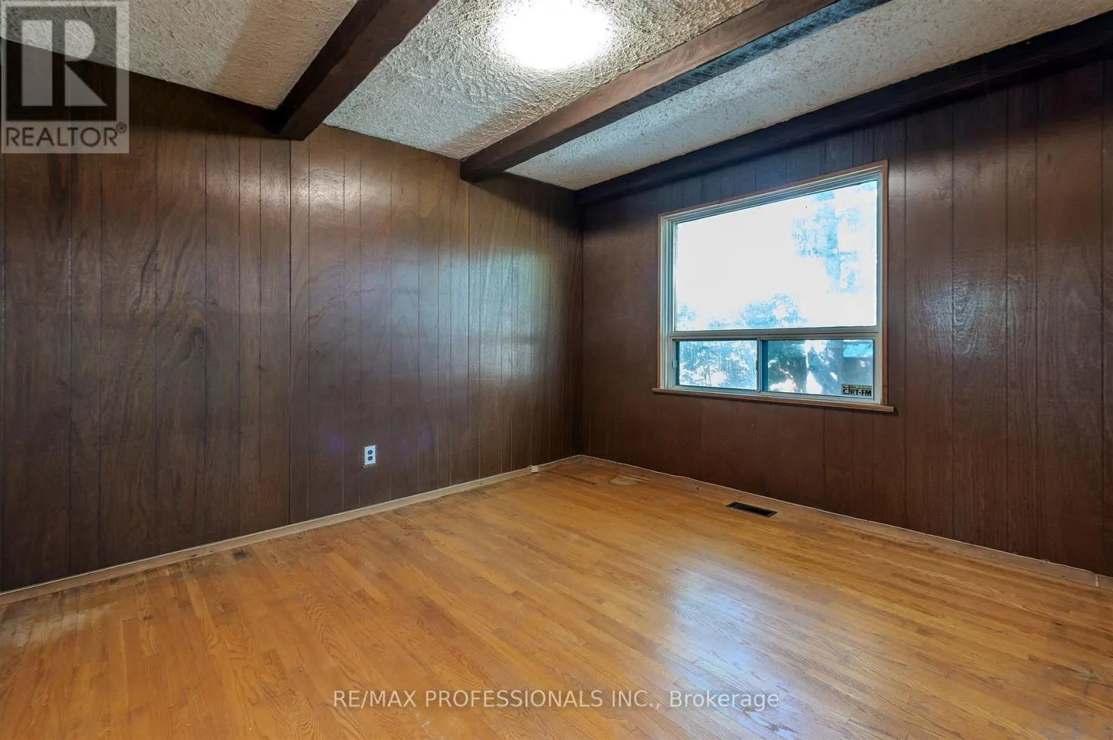 98 AMBLESIDE AVENUE