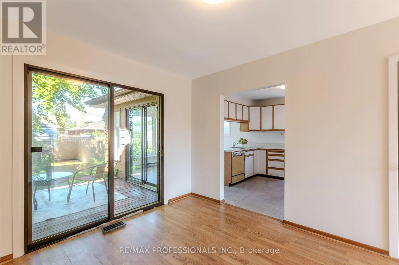 98 AMBLESIDE AVENUE