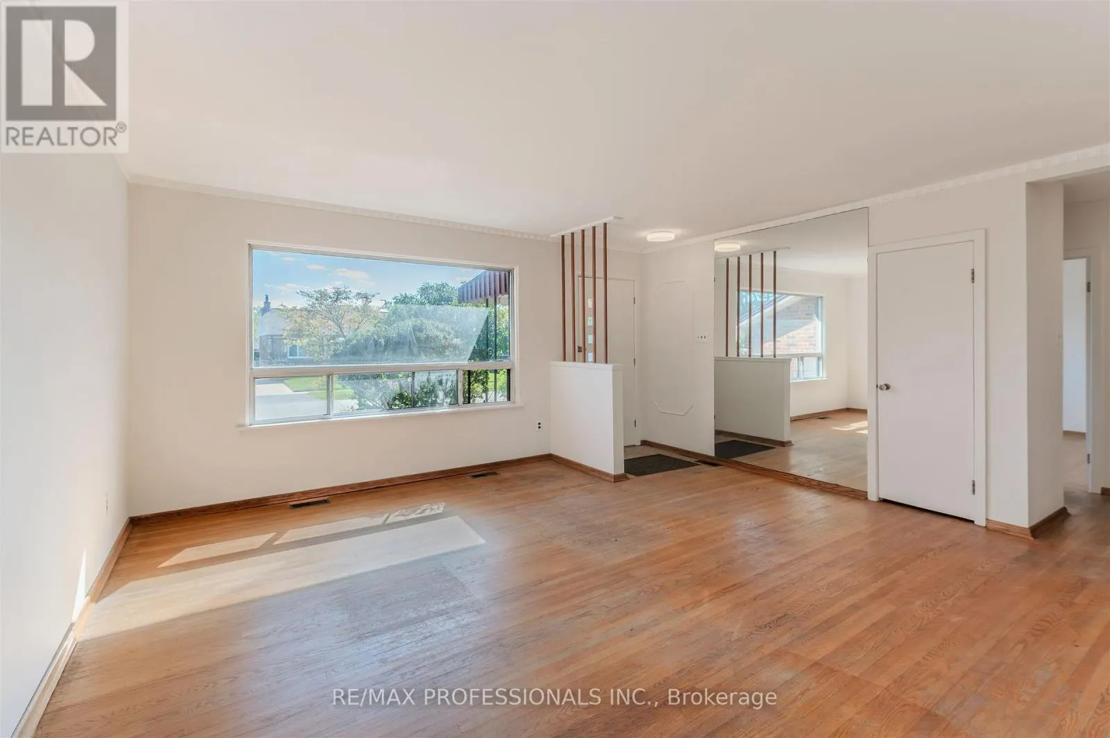 98 AMBLESIDE AVENUE