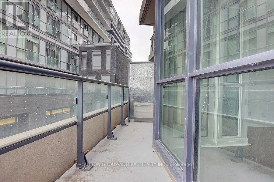 306B - 60 ANNIE CRAIG DRIVE