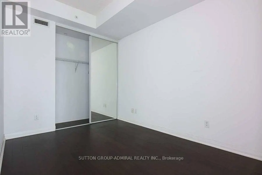 306B - 60 ANNIE CRAIG DRIVE