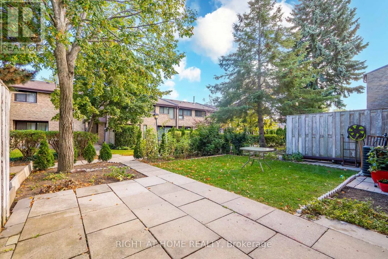 2605 WOODCHESTER DRIVE