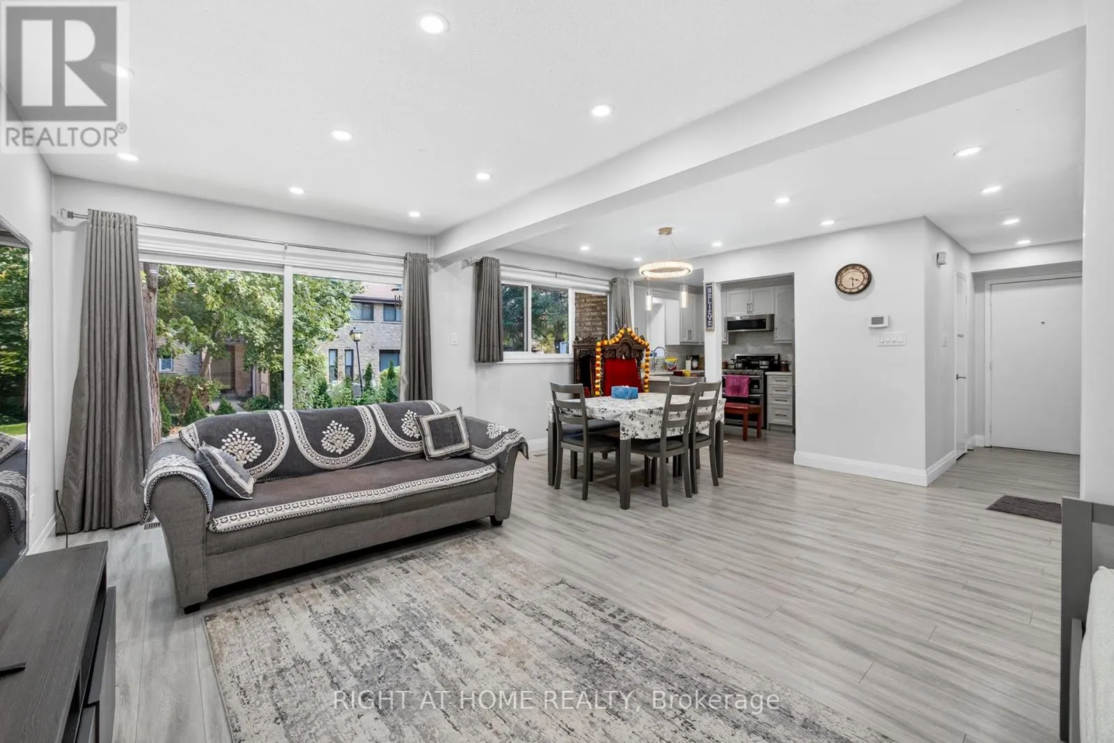 2605 WOODCHESTER DRIVE