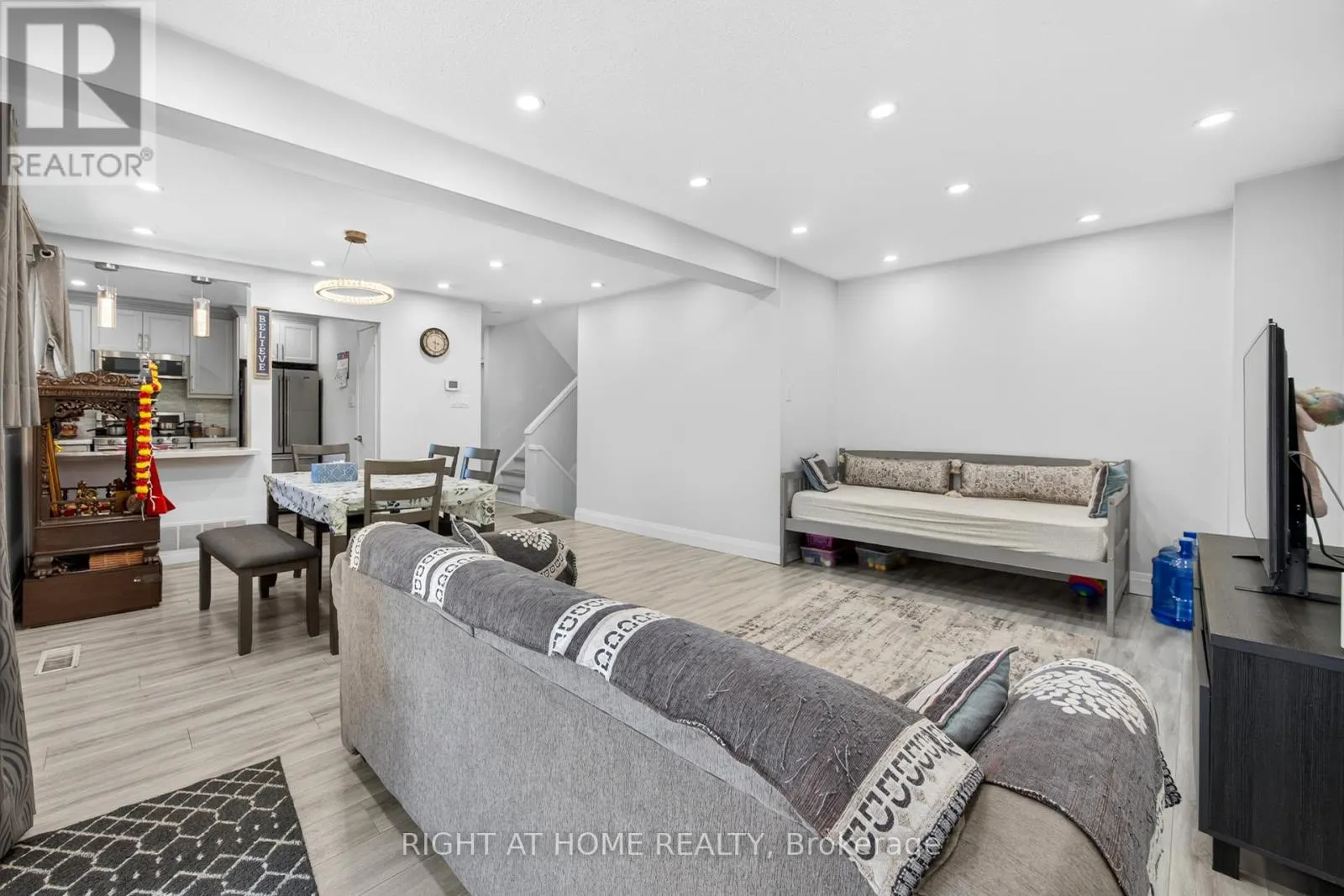 2605 WOODCHESTER DRIVE
