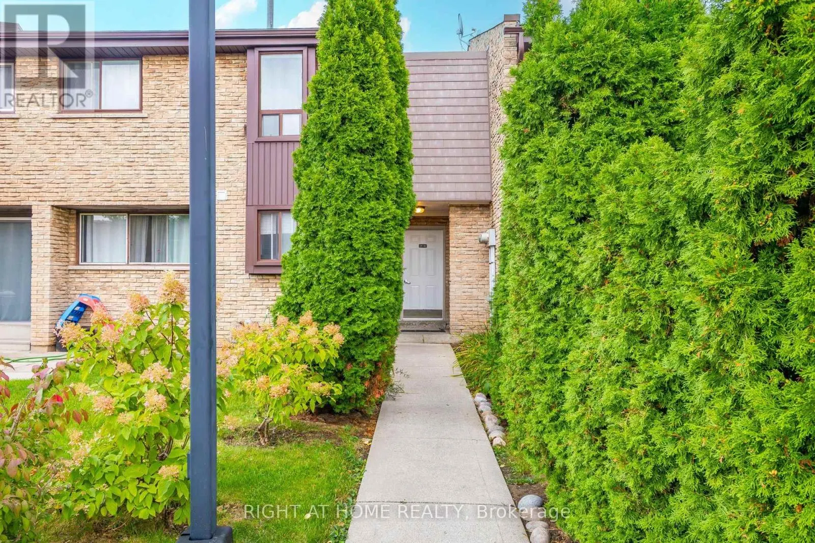 2605 WOODCHESTER DRIVE