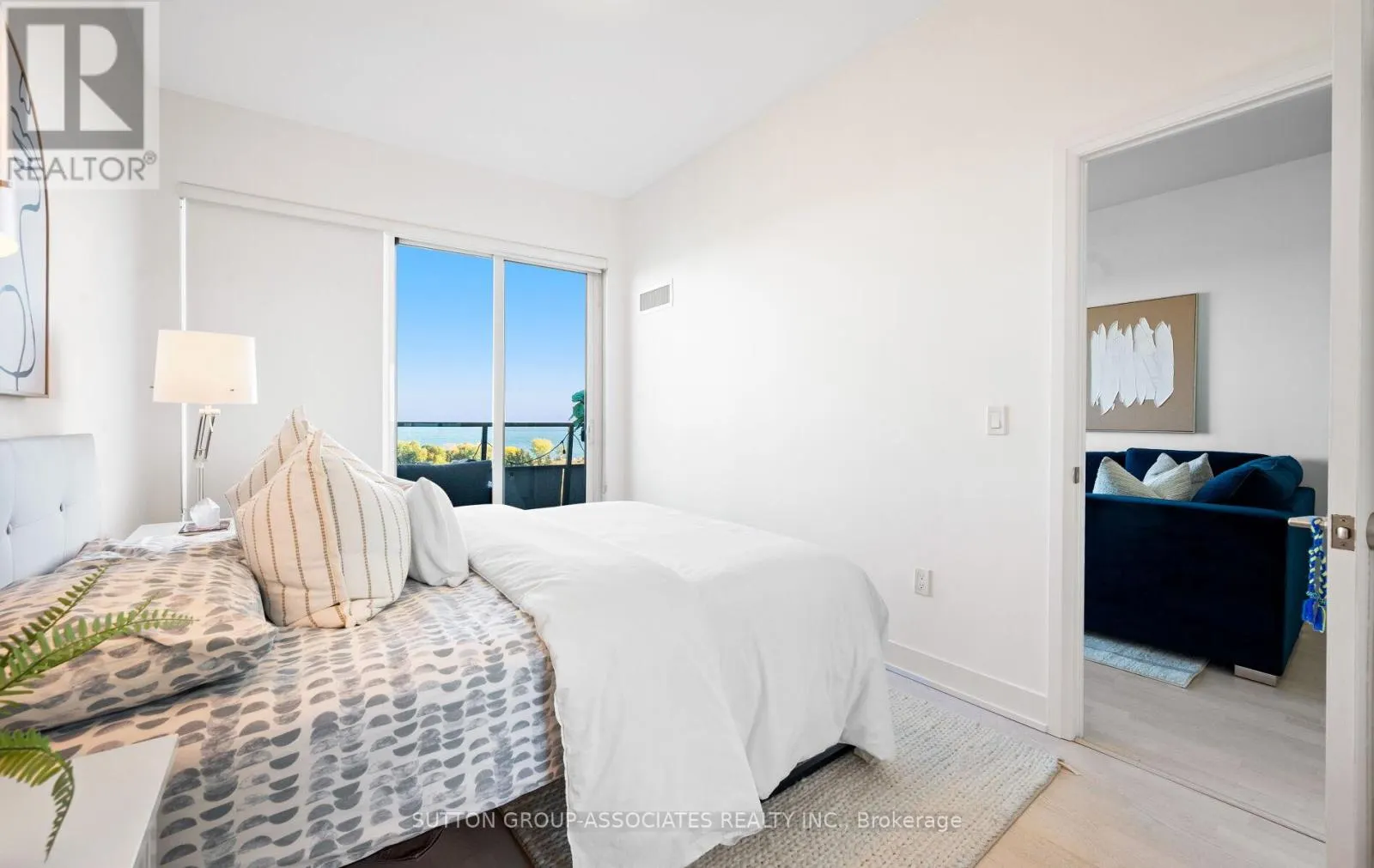 703 - 20 SHORE BREEZE DRIVE