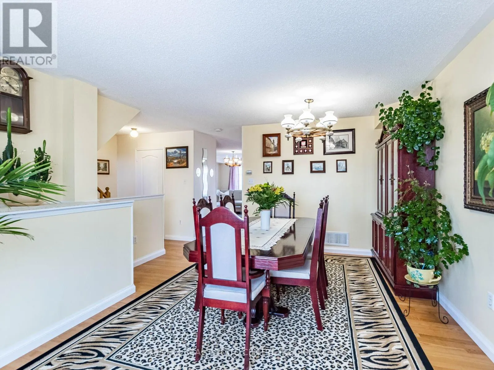 1240 CHAPMAN CRESCENT