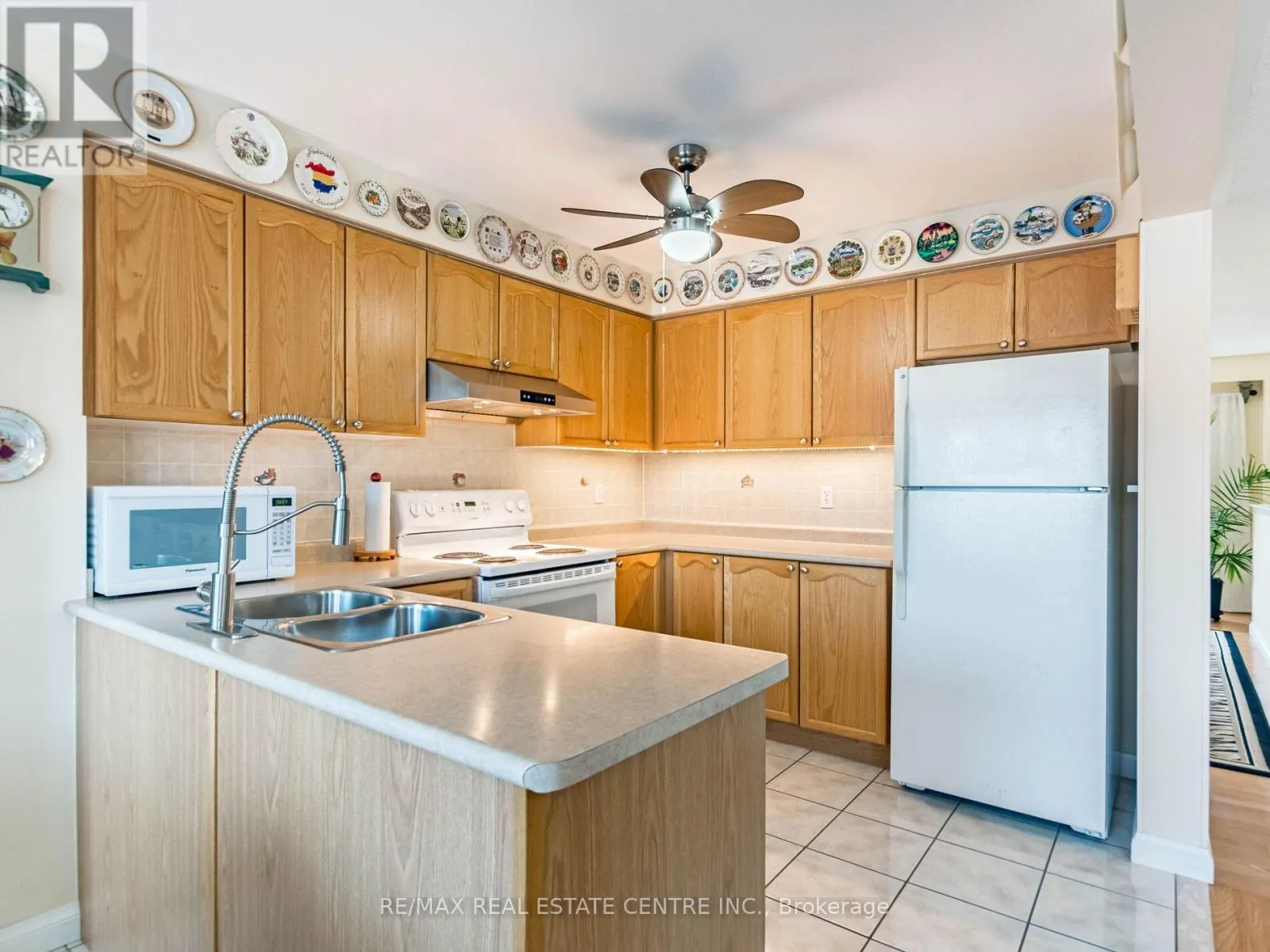 1240 CHAPMAN CRESCENT