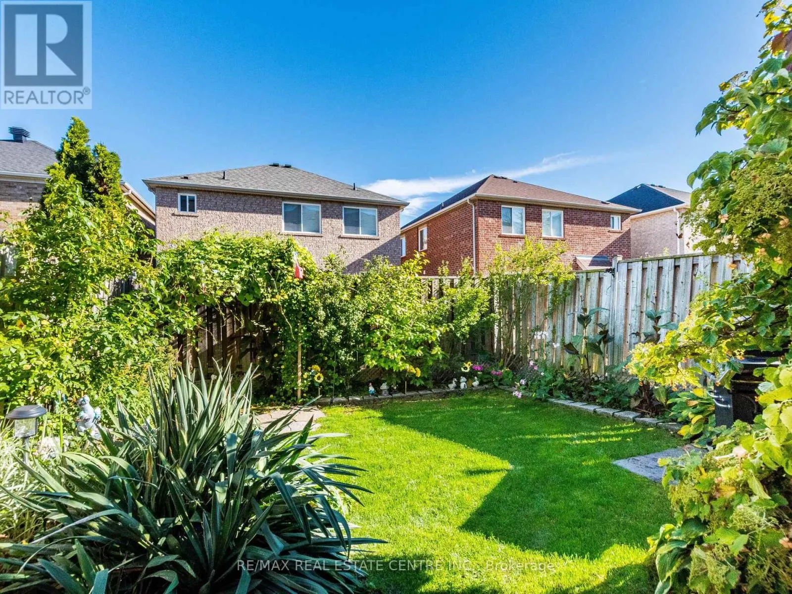 1240 CHAPMAN CRESCENT