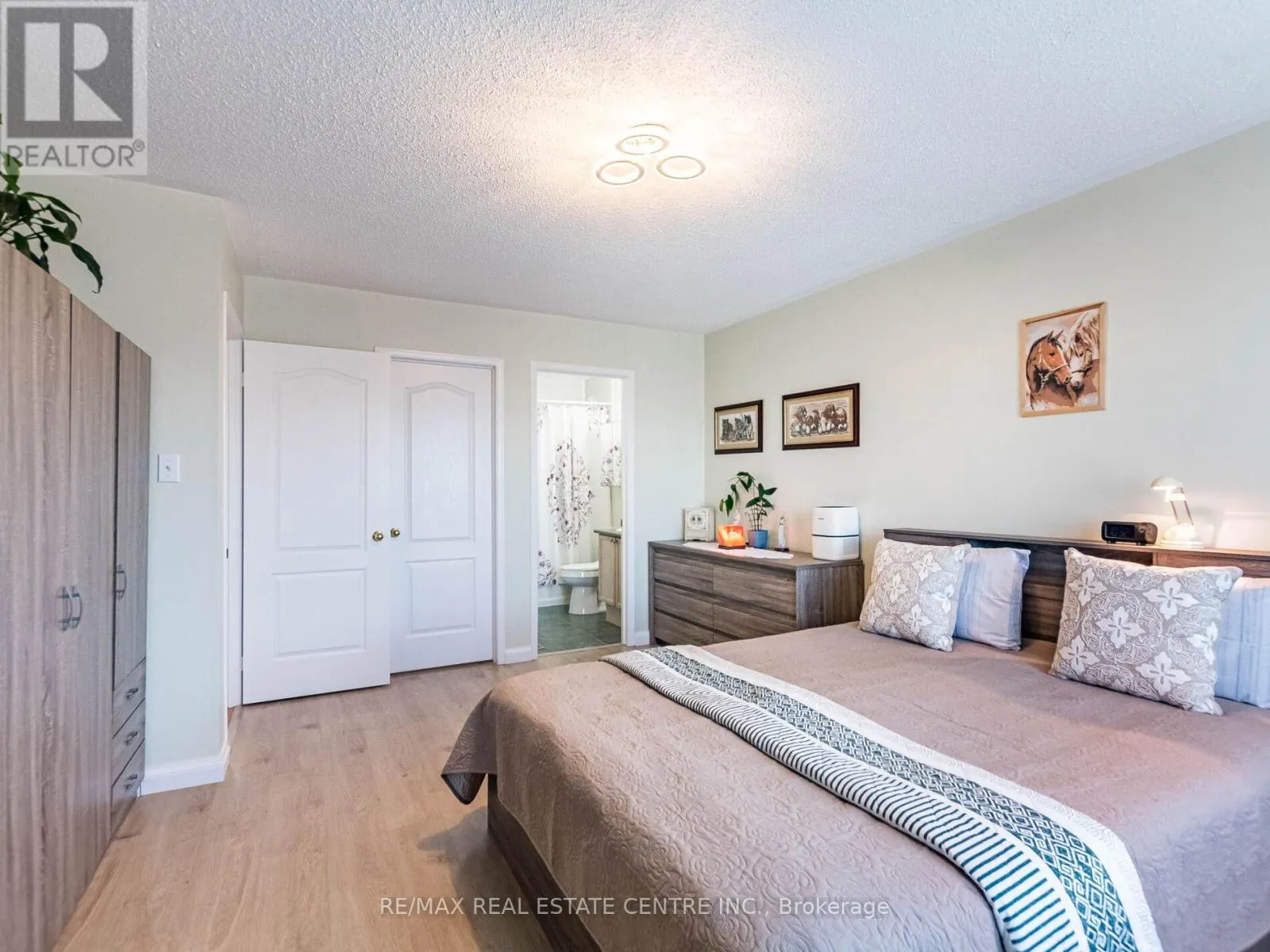 1240 CHAPMAN CRESCENT