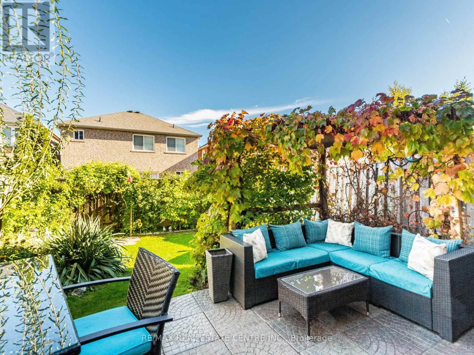 1240 CHAPMAN CRESCENT