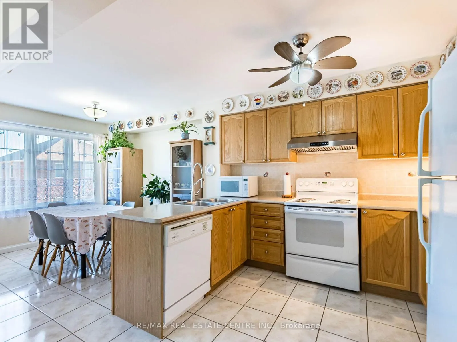1240 CHAPMAN CRESCENT