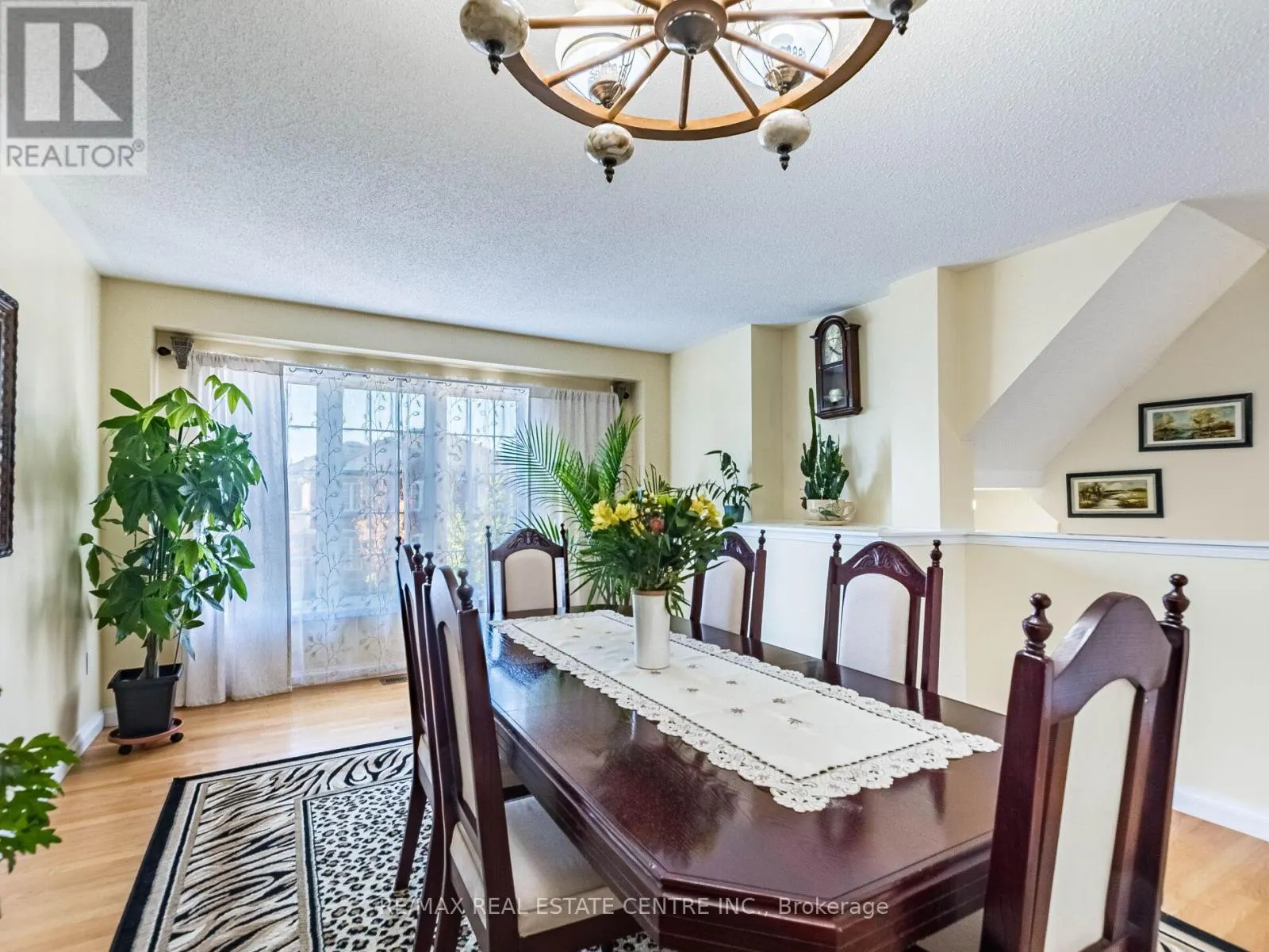 1240 CHAPMAN CRESCENT