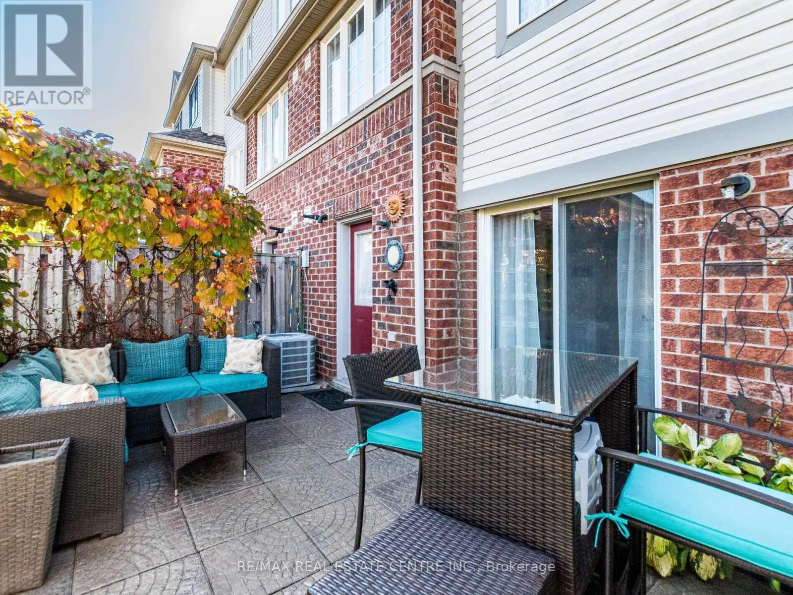 1240 CHAPMAN CRESCENT