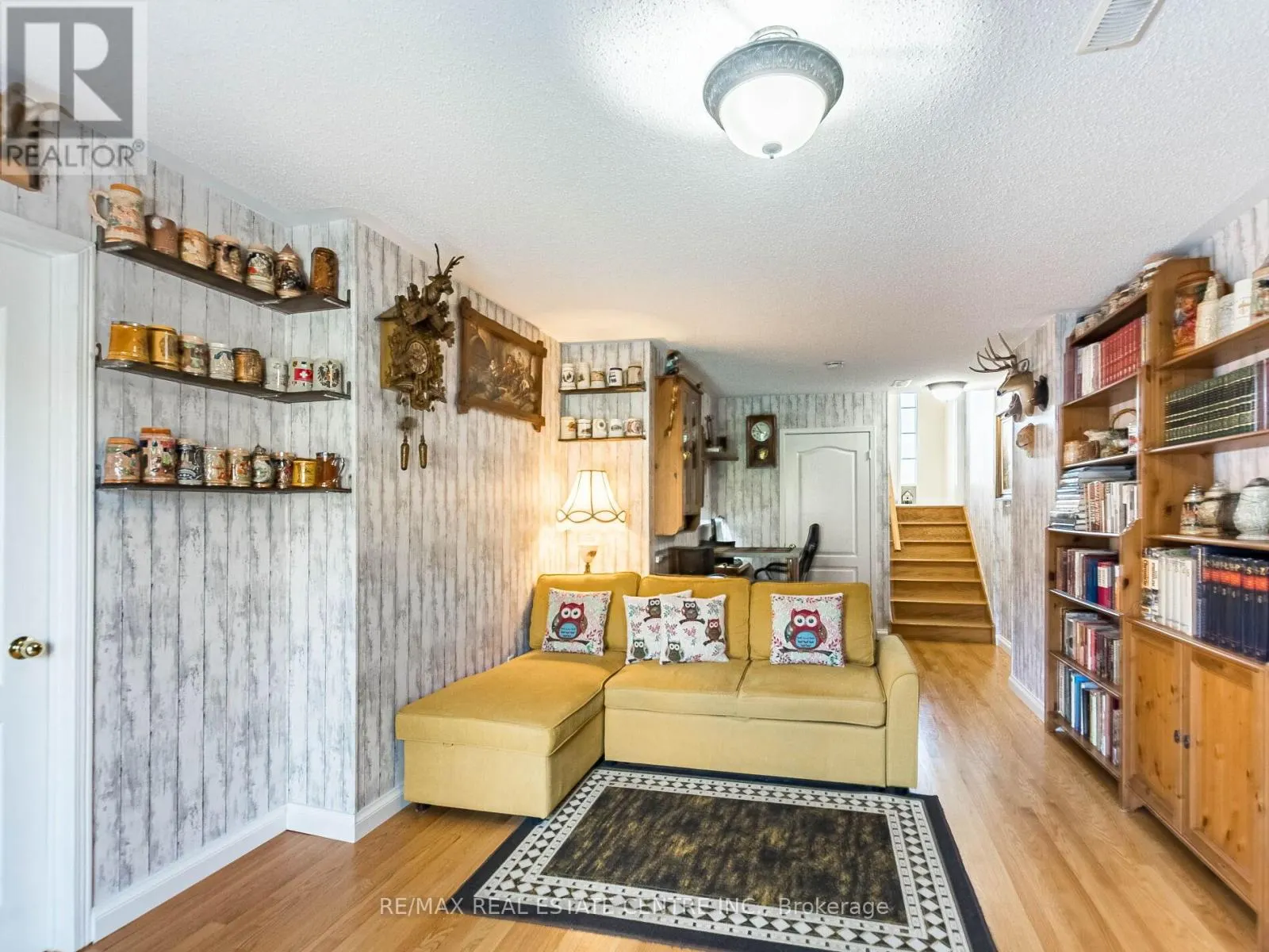 1240 CHAPMAN CRESCENT