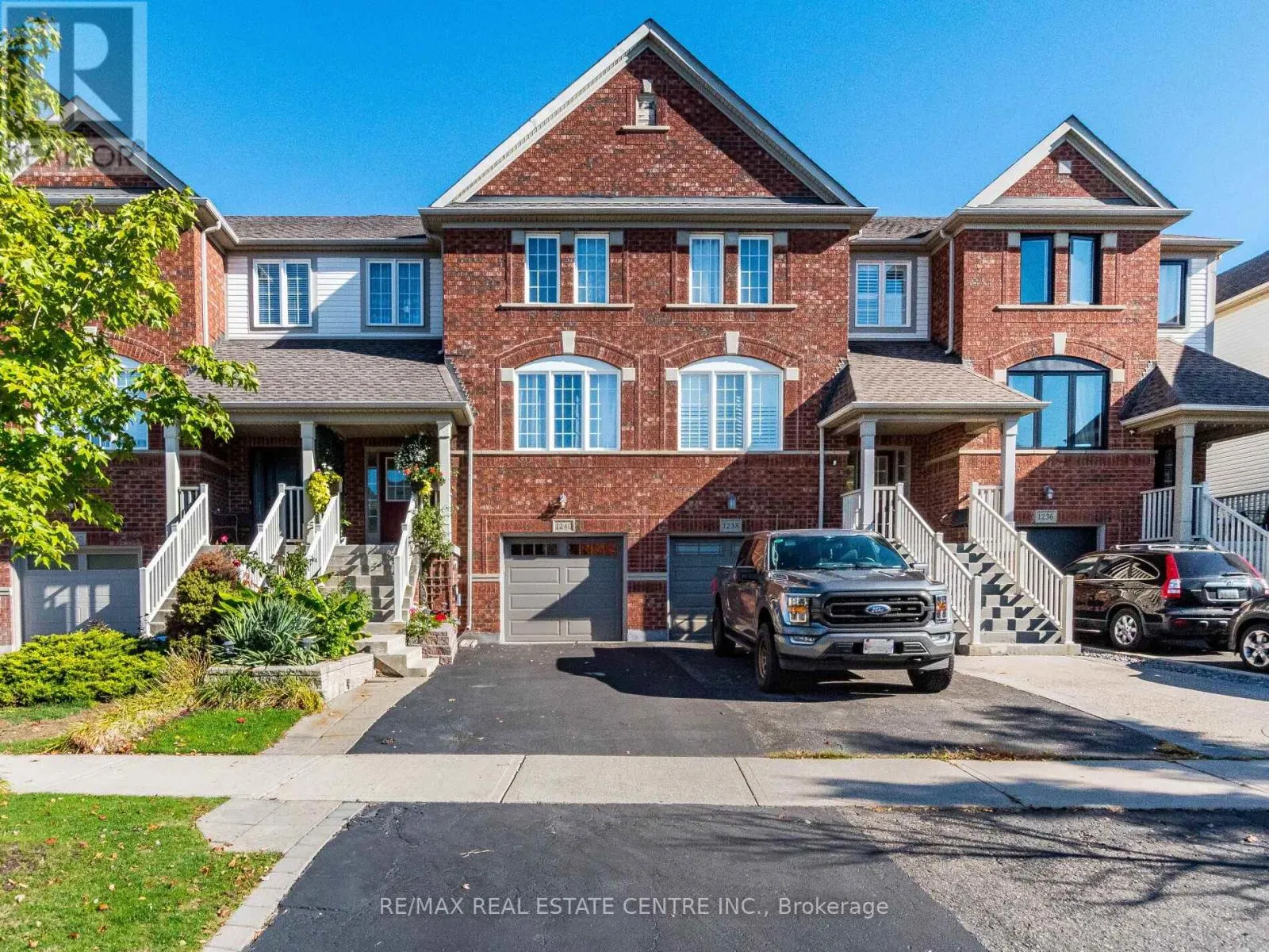 1240 CHAPMAN CRESCENT