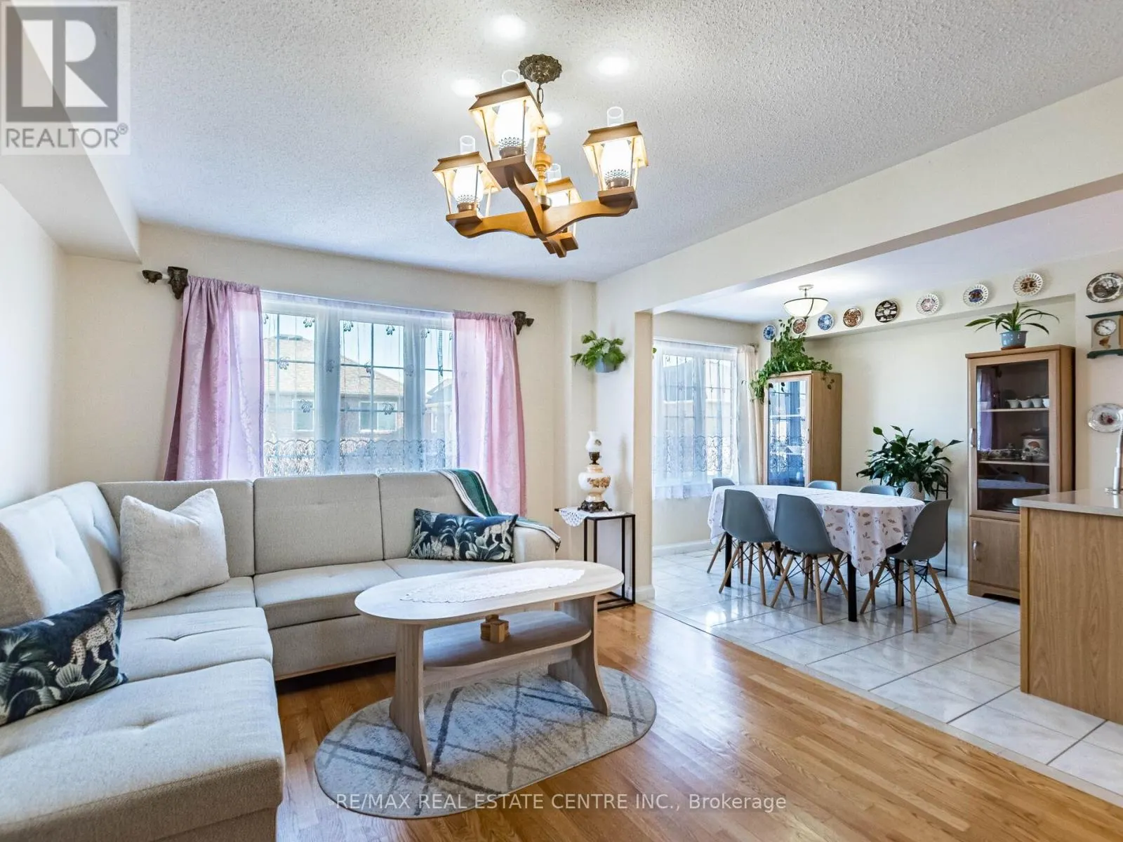 1240 CHAPMAN CRESCENT