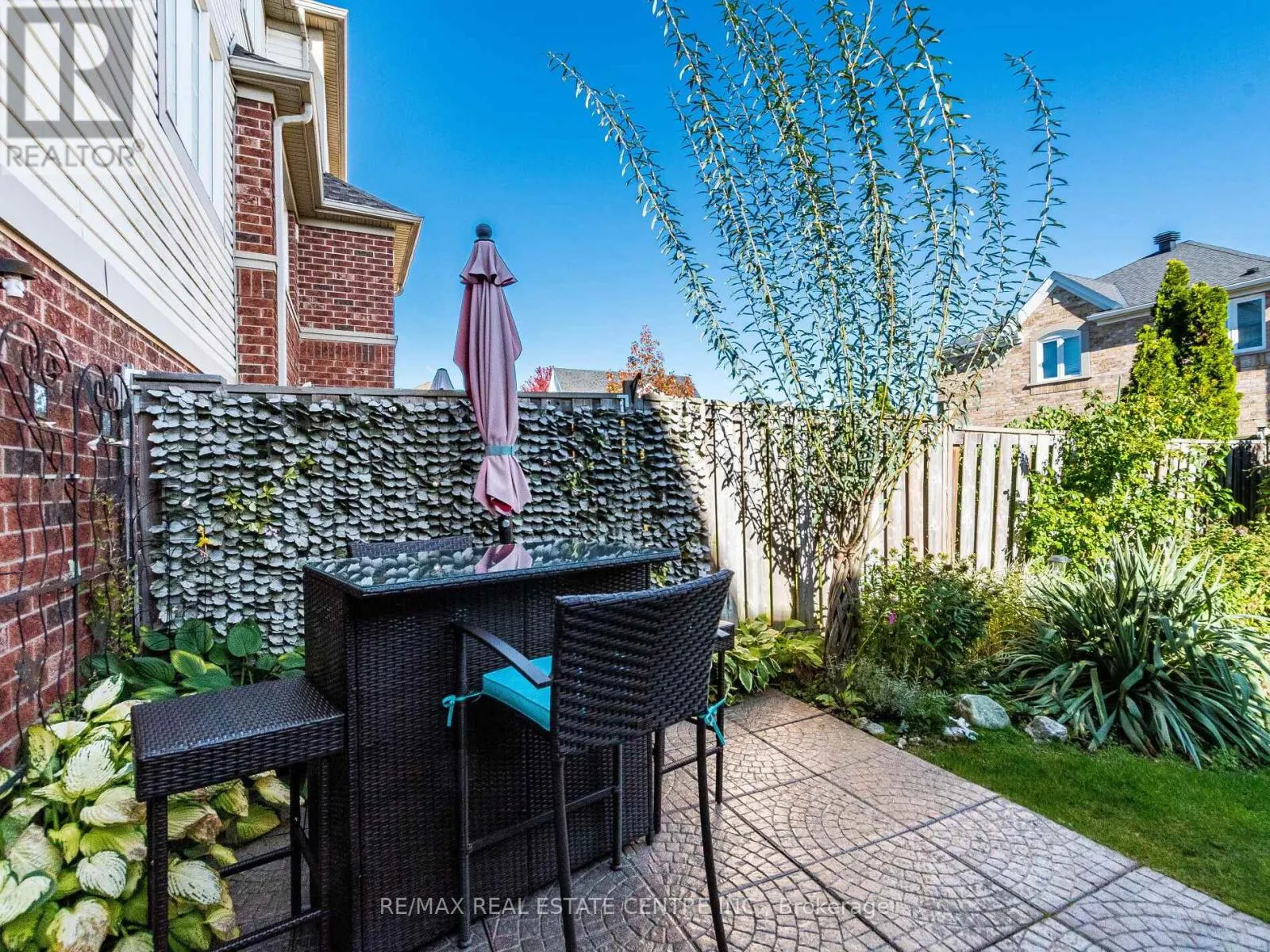 1240 CHAPMAN CRESCENT