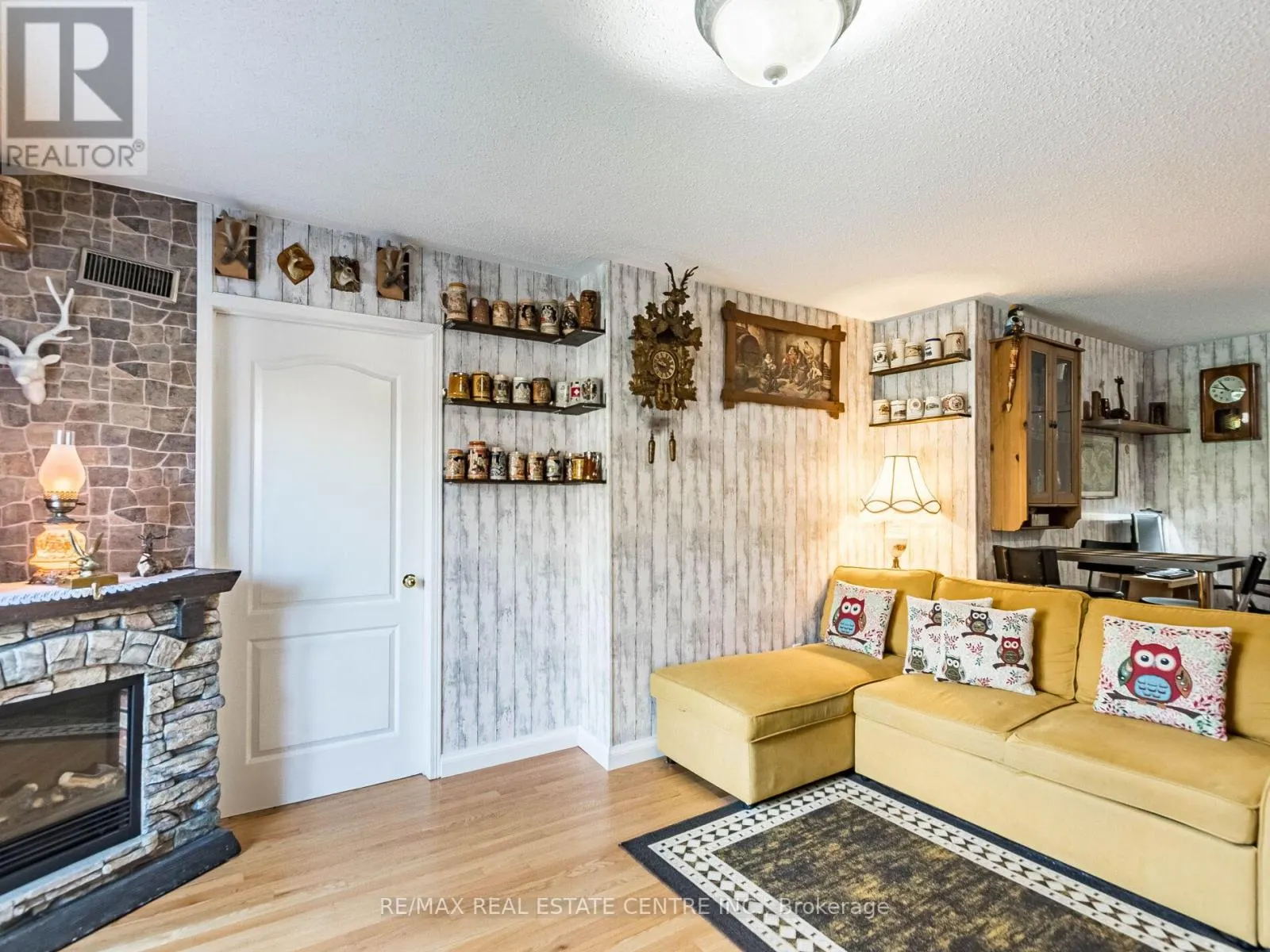 1240 CHAPMAN CRESCENT