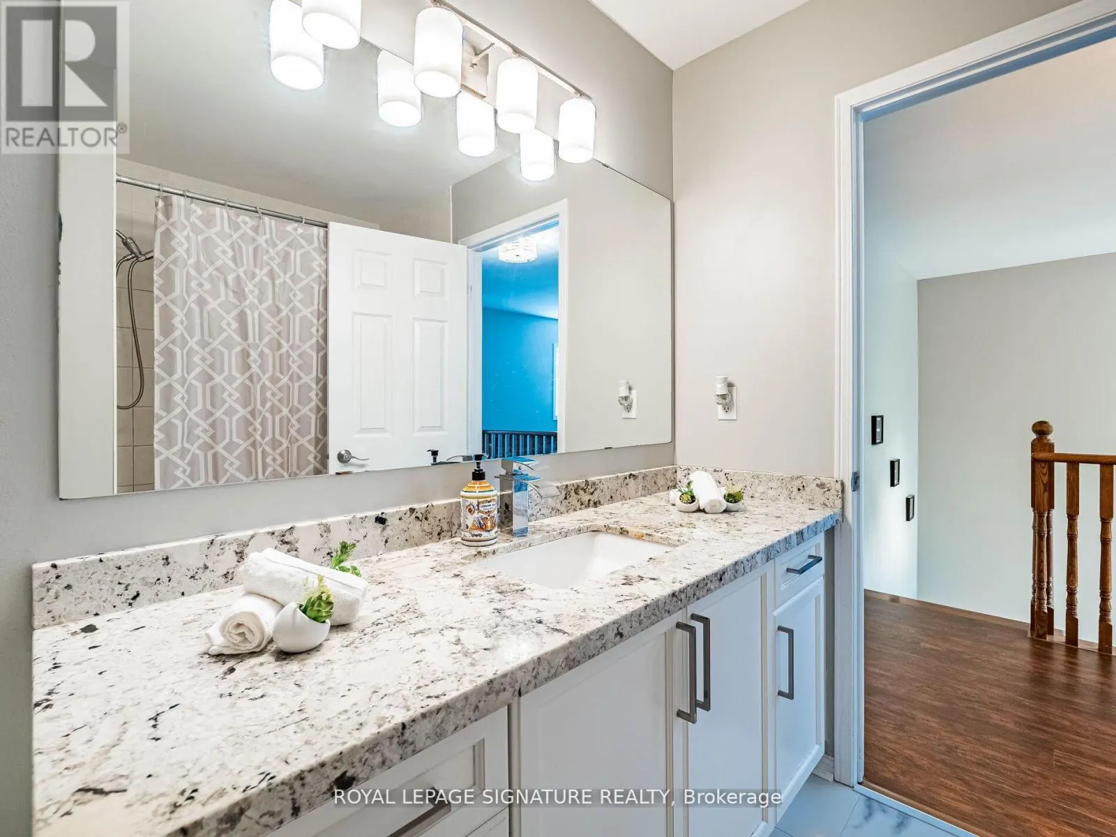 1013 FREEMAN TRAIL W