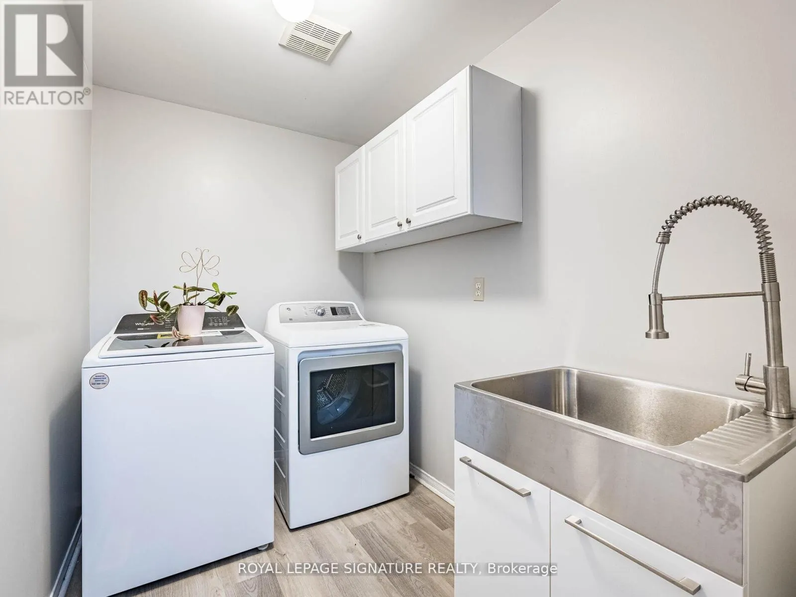 1013 FREEMAN TRAIL W