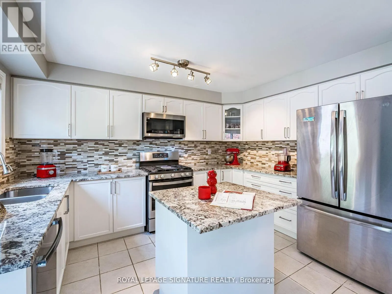 1013 FREEMAN TRAIL W