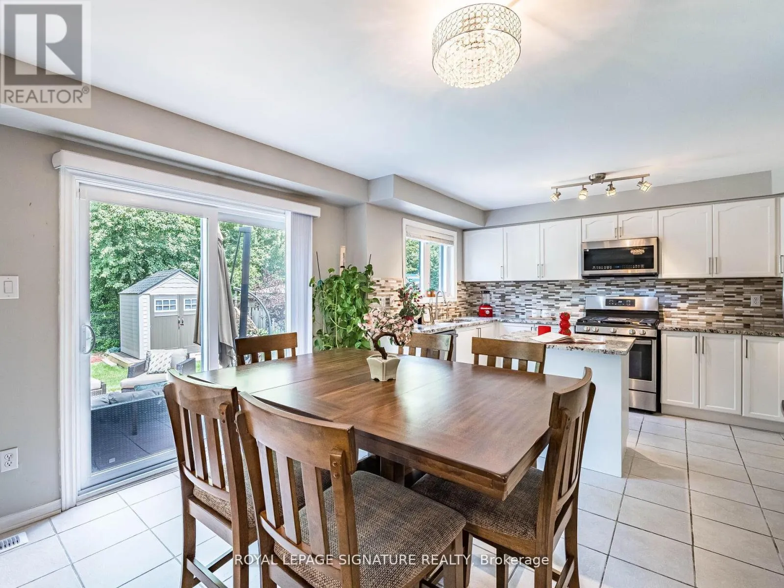 1013 FREEMAN TRAIL W