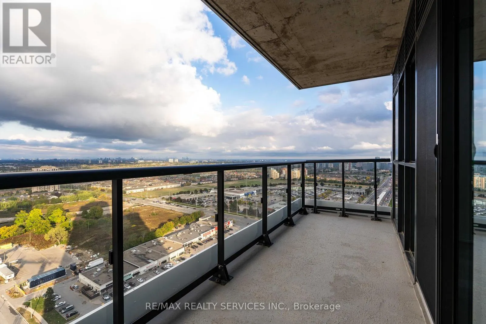 2501 - 15 WATERGARDEN DRIVE