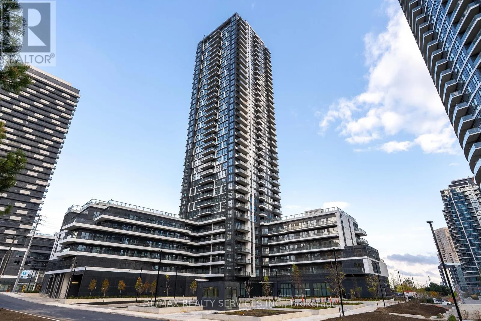 2501 - 15 WATERGARDEN DRIVE