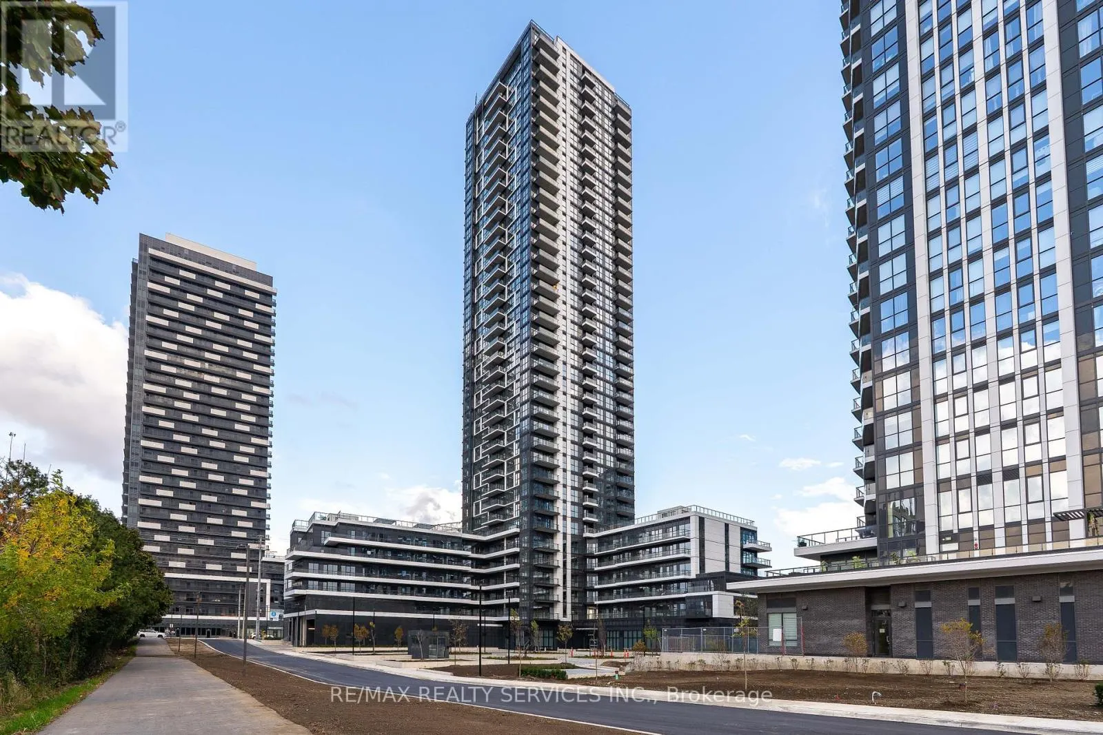 2501 - 15 WATERGARDEN DRIVE
