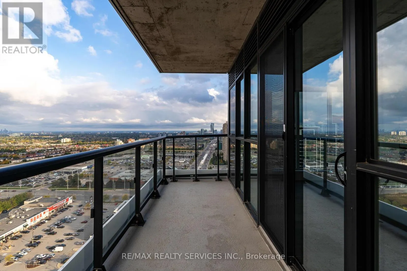 2501 - 15 WATERGARDEN DRIVE