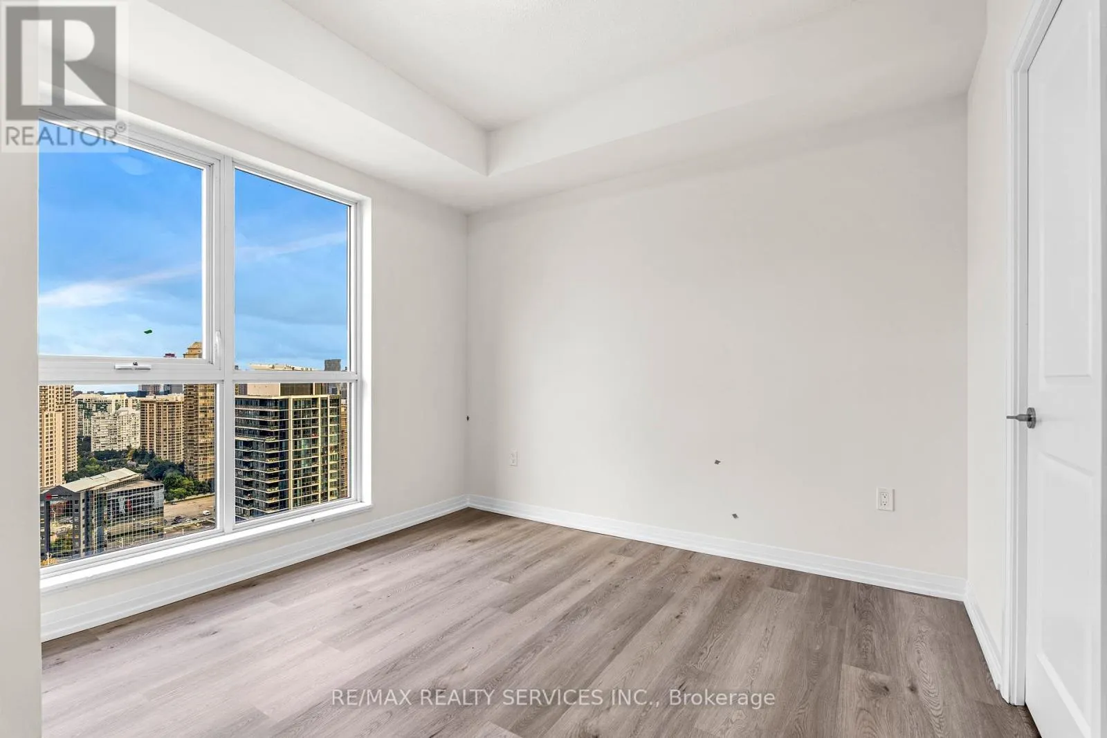 2501 - 15 WATERGARDEN DRIVE
