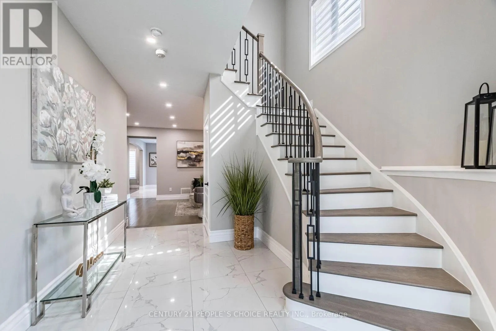 78 ABERCROMBIE CRESCENT E