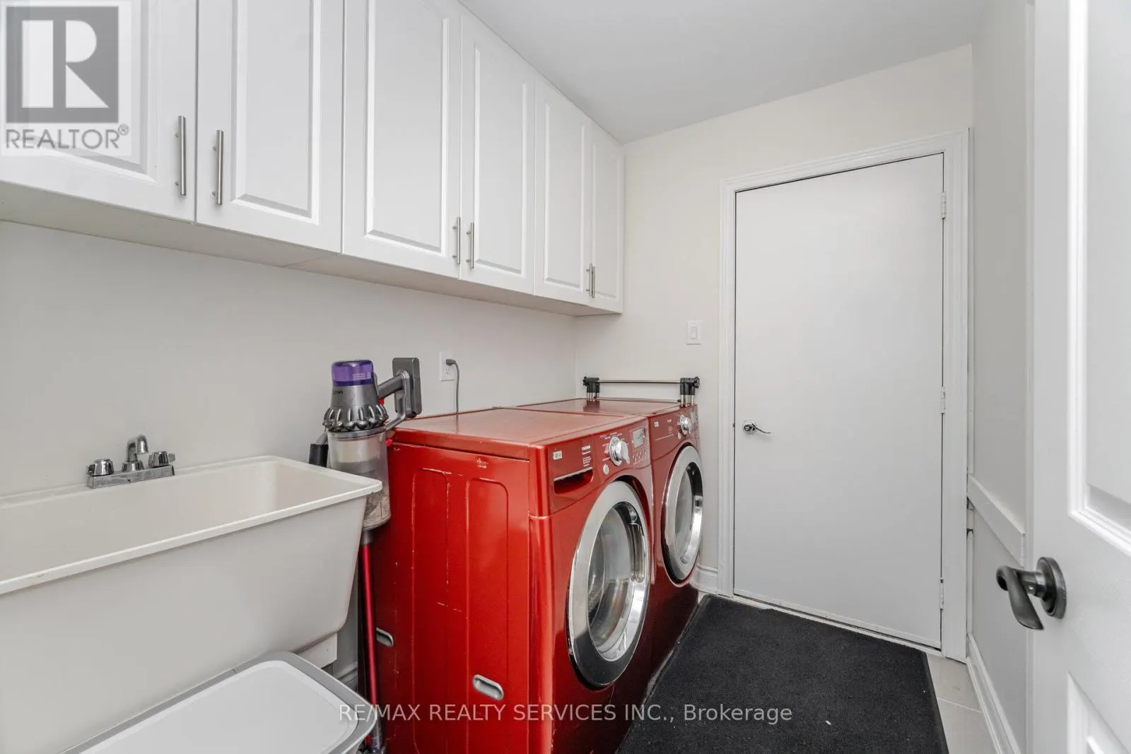 14 SNOWBERRY COURT