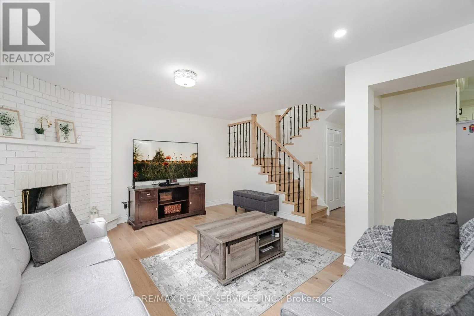14 SNOWBERRY COURT