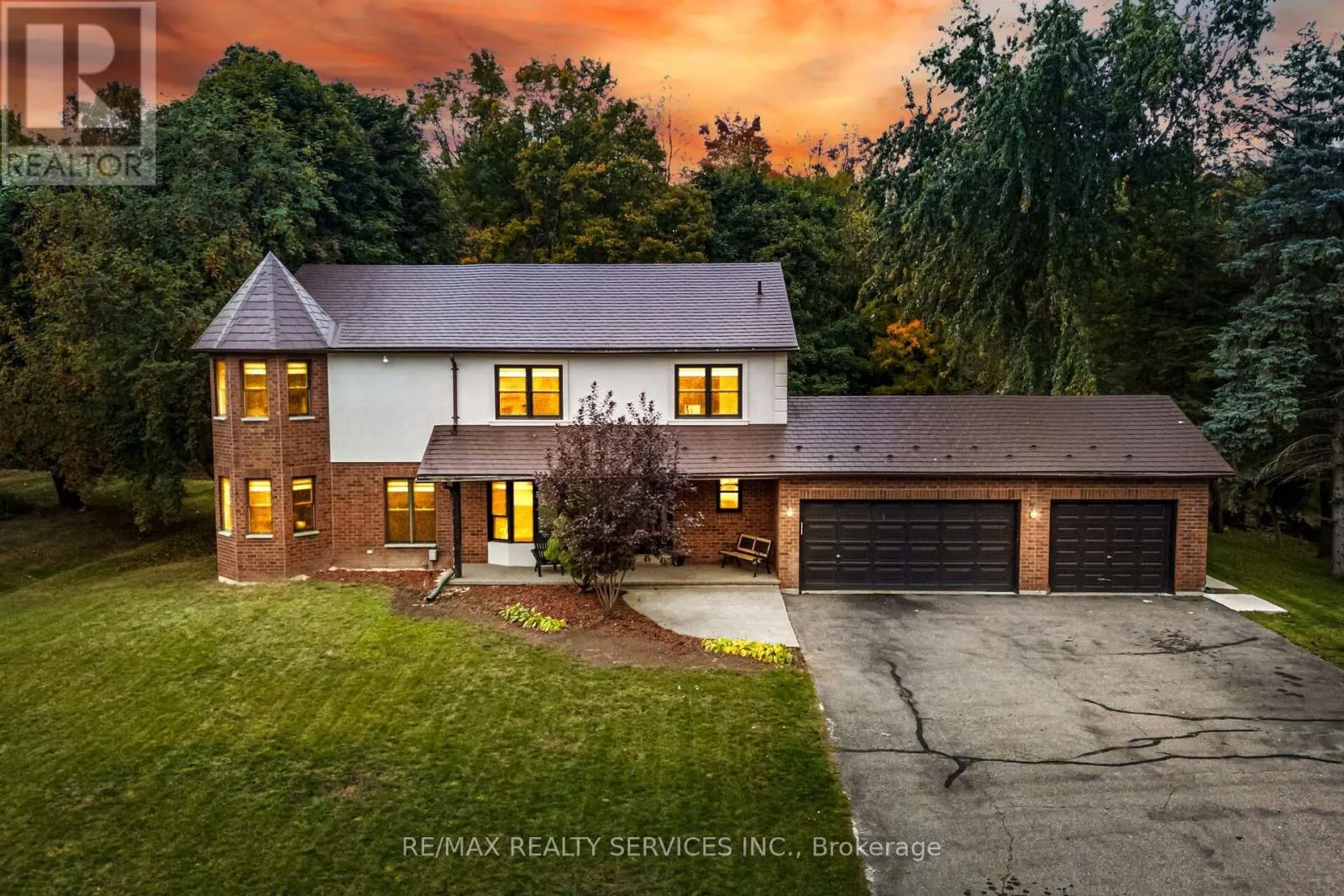 14 SNOWBERRY COURT