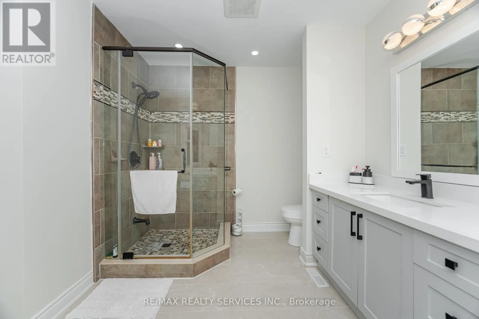 14 SNOWBERRY COURT