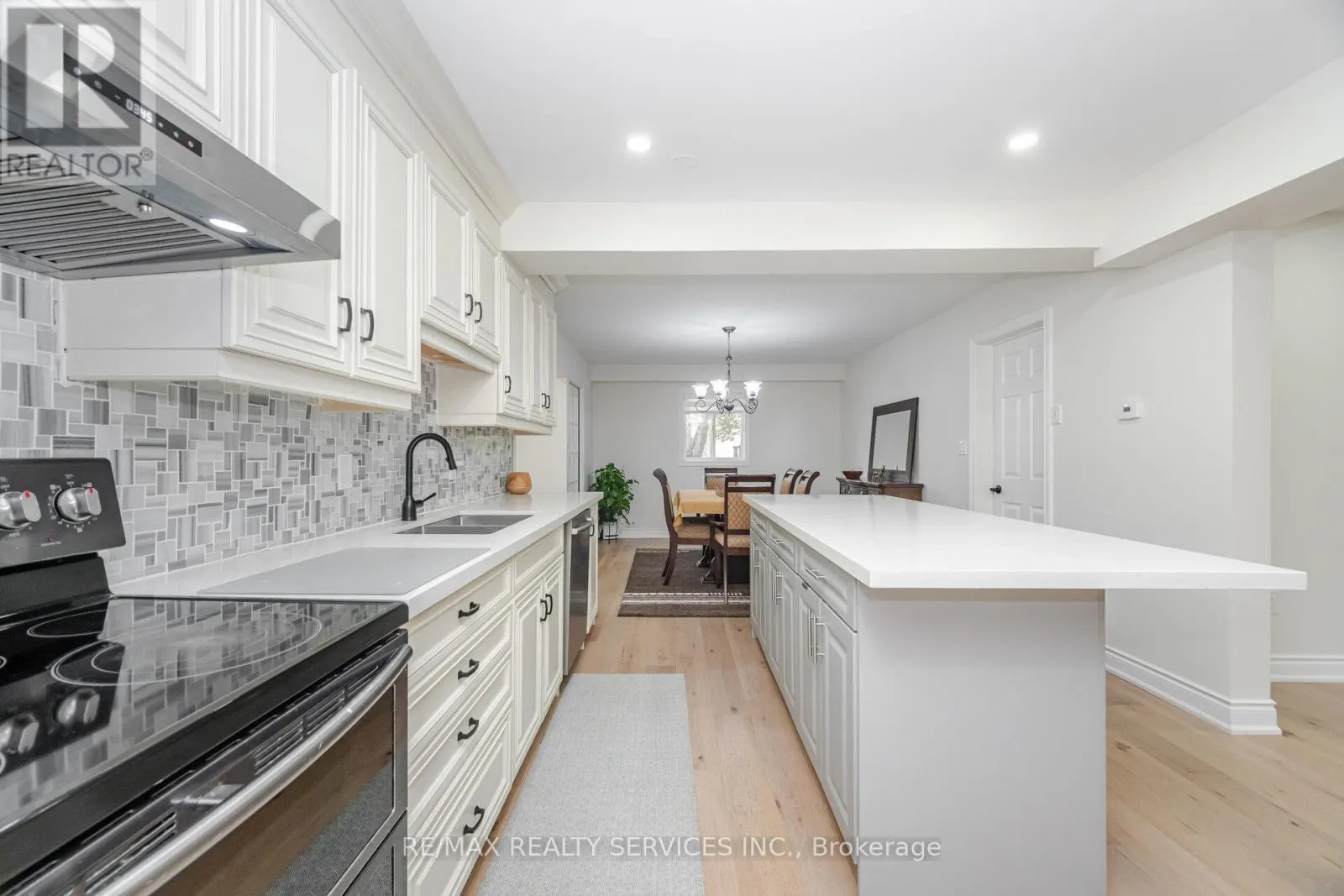14 SNOWBERRY COURT